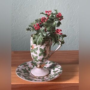 VTG Japan Pedestal China Teacup & Saucer Green Holly Chintz Gold Trim Decor 5”